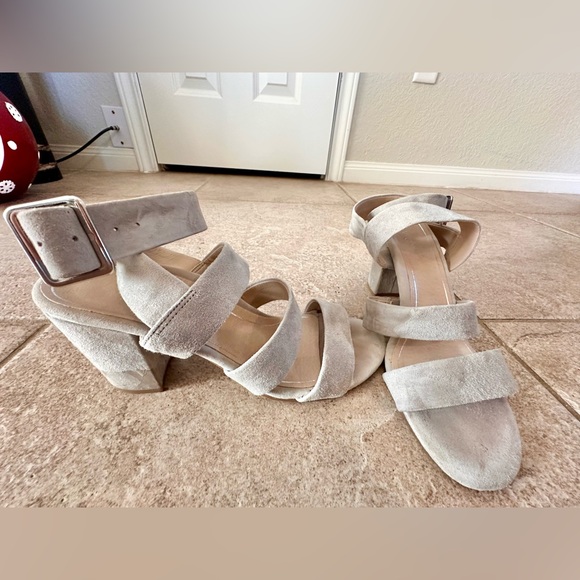 Vionic Perk Blaire Suede Heel - Picture 13 of 13